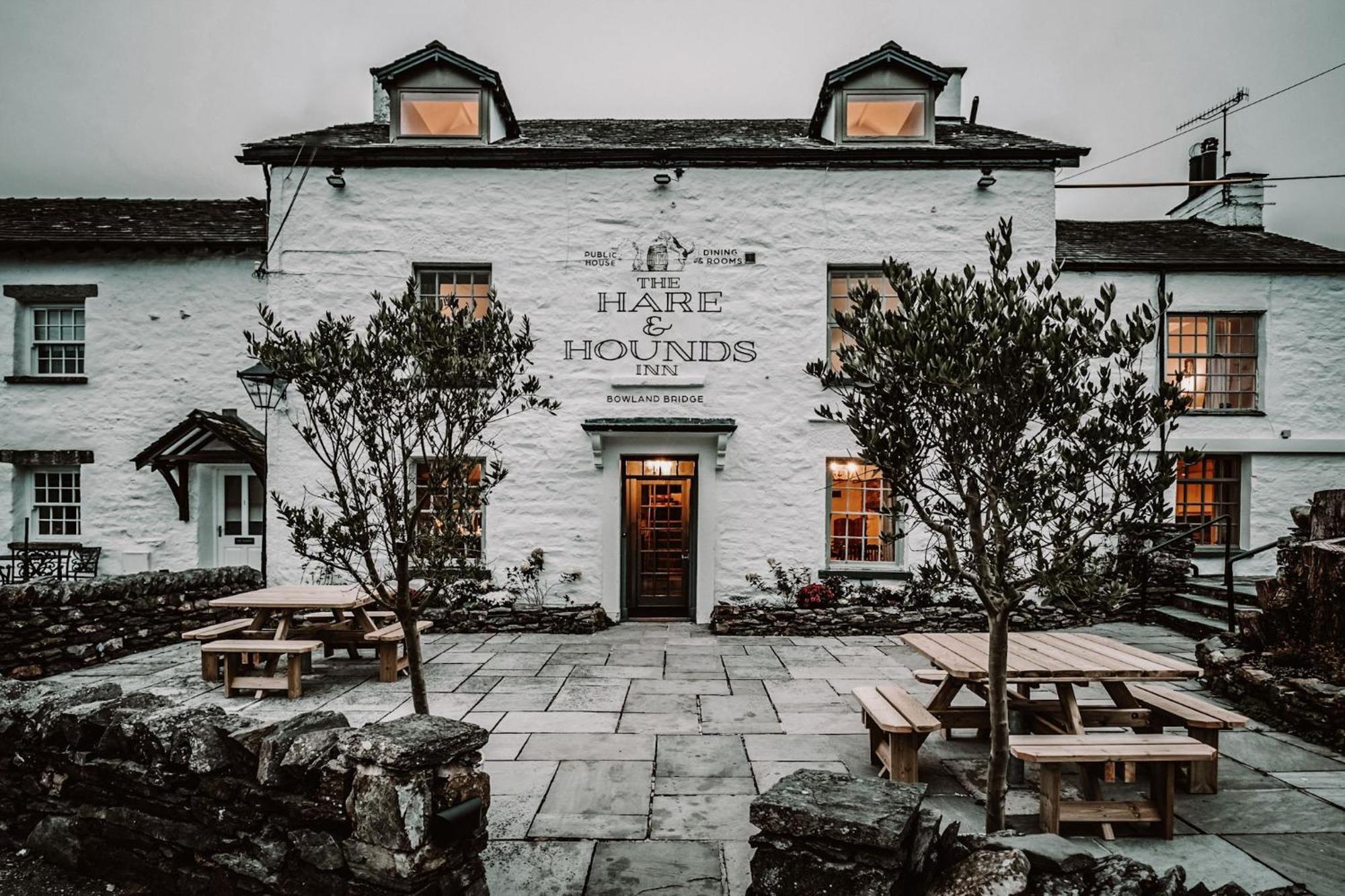 The Hare & Hounds Inn Bowland Bridge ภายนอก รูปภาพ