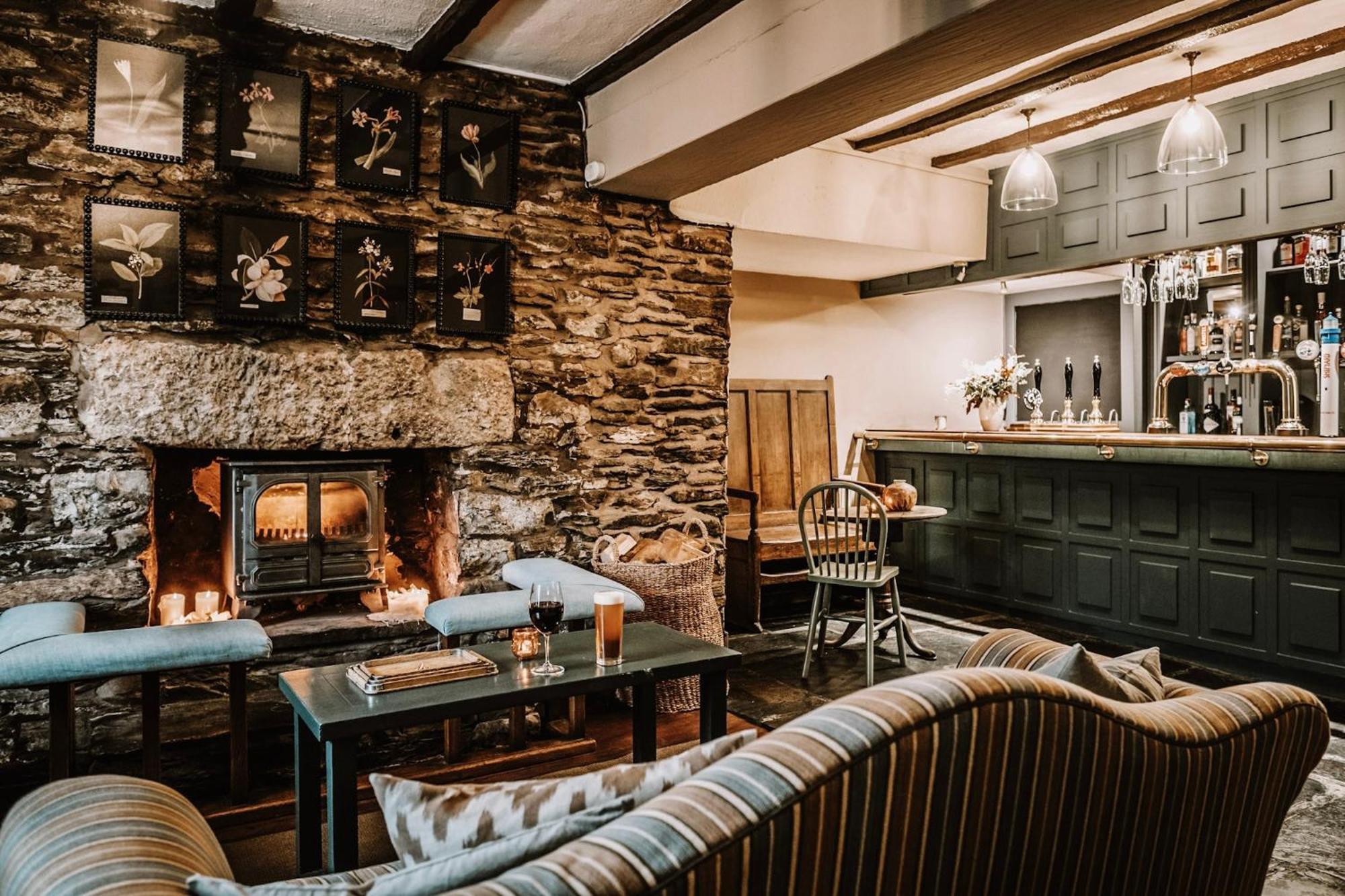 The Hare & Hounds Inn Bowland Bridge ภายนอก รูปภาพ