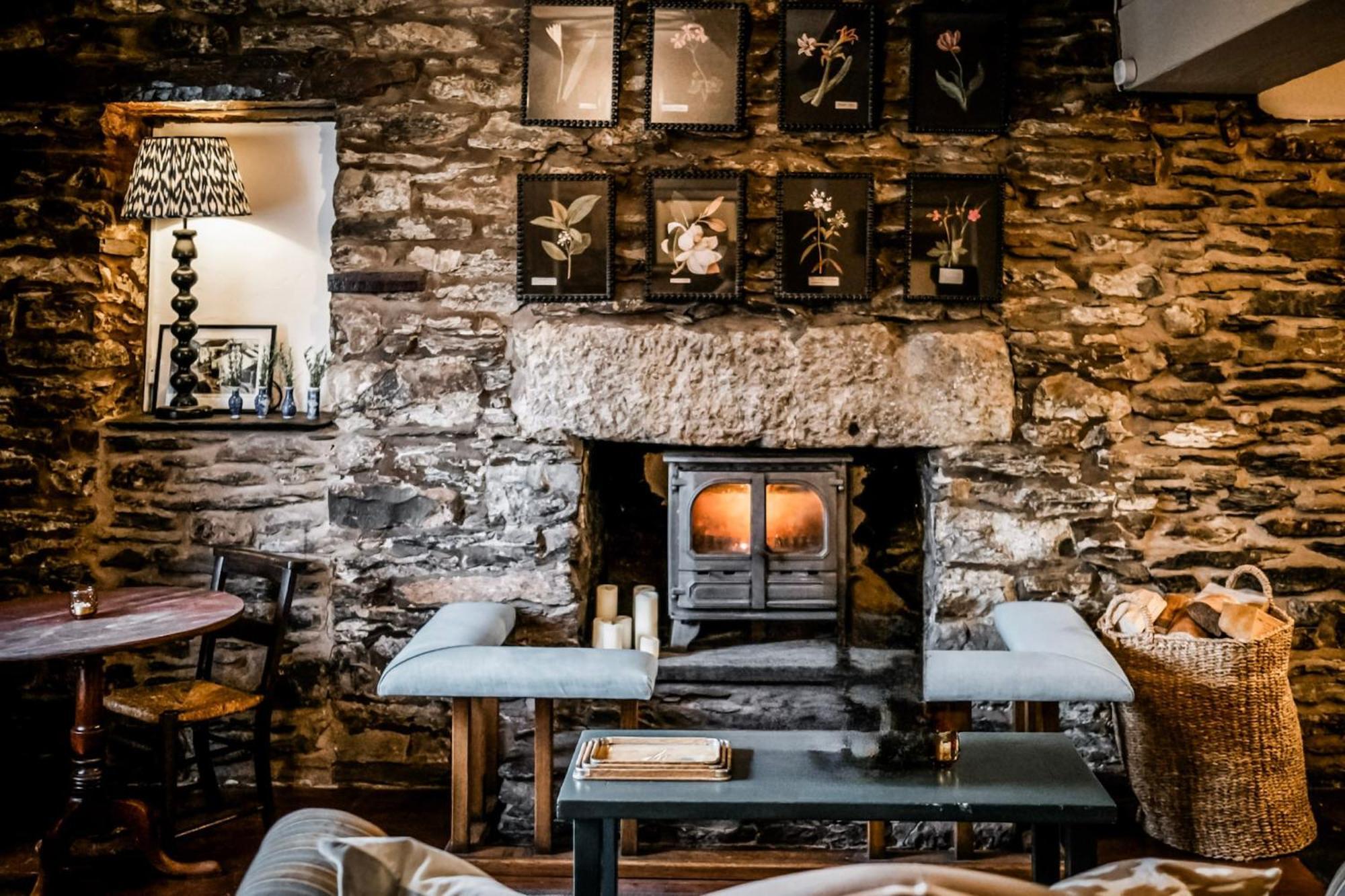 The Hare & Hounds Inn Bowland Bridge ภายนอก รูปภาพ